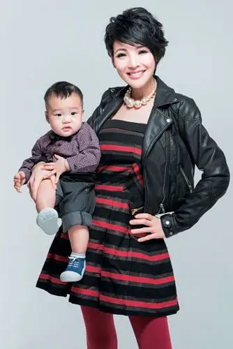 傲人g奶 中看也中用 徐小可微笑迎接全母乳人生