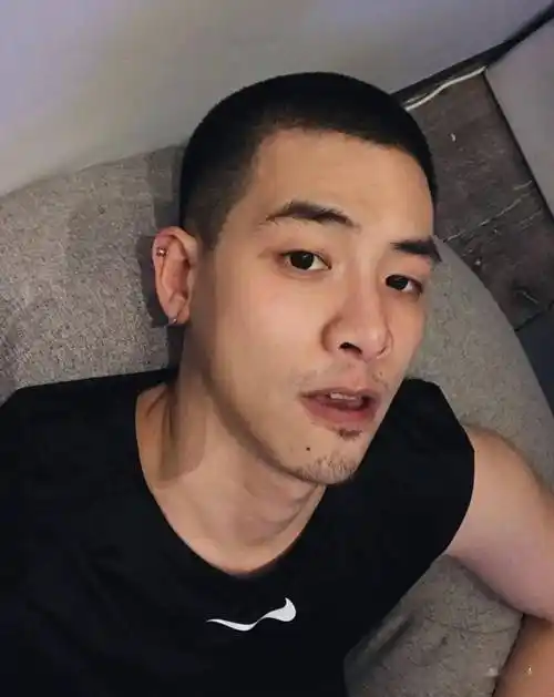 像彭于晏一样敢留寸头的男生才是真帅哥