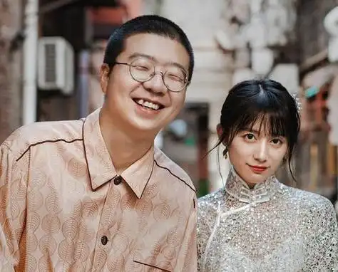 妻子黑尾酱直播惊现东亚病夫牌匾此事不可儿戏李诞该道歉