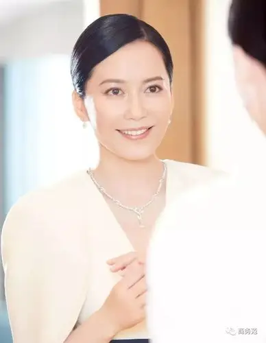 陶虹咏梅同框气质优雅40岁女演员会穿衣有一种阅历美