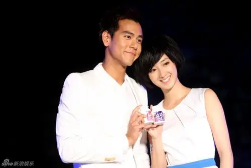 高清组图:彭于晏桂纶镁携手演绎《酸甜苦辣》_高清图集_新浪网