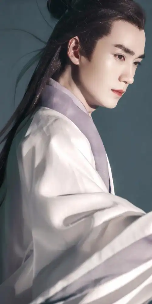 朱一龙 /新倩女幽魂/公子景 /图源水印 /"我,应你心愿而来.