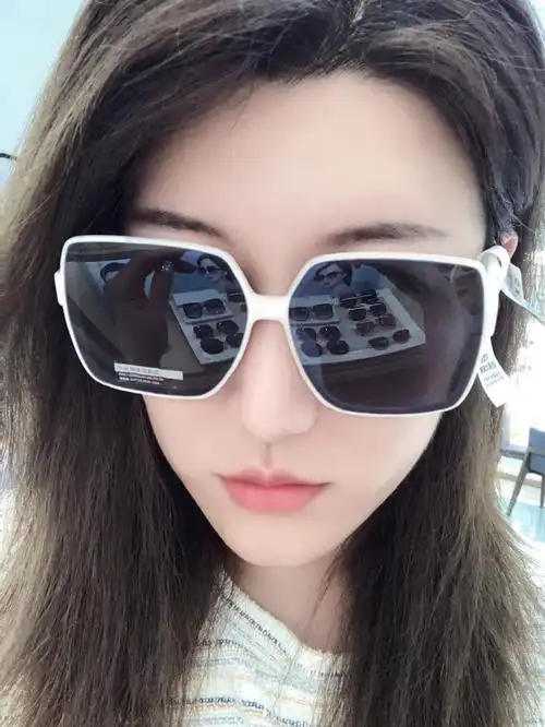 墨镜一戴谁都不爱