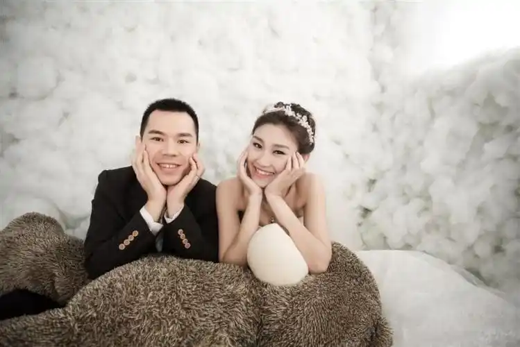 陆敬杨与陈怡的新婚邀约