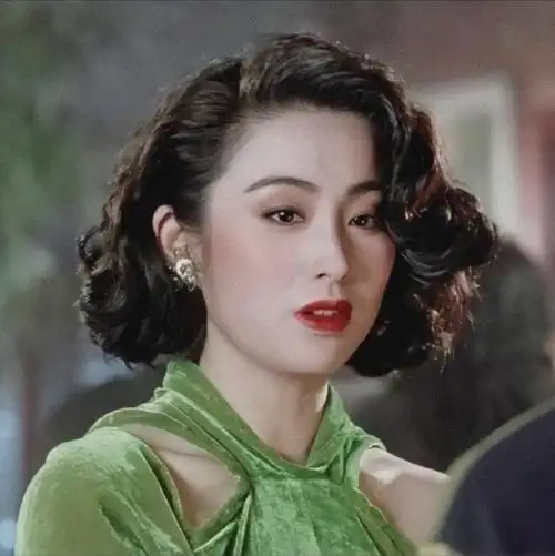 她被誉为最美赵敏,是影迷心中的短发女神,如今的张敏怎么样了