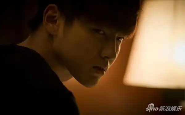 吴亦凡"杀手"造型曝光 眼神复杂引人入戏