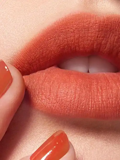 女人皮肤再好也要涂口红,选对口红才能显白衬肤色,美翻各种场合