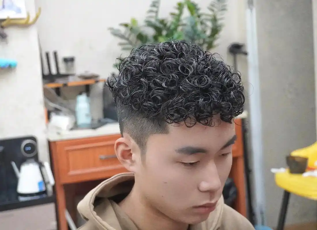 抖音图文来了 #男士烫发 #羊毛卷 2022年第一个发型你 - 抖音