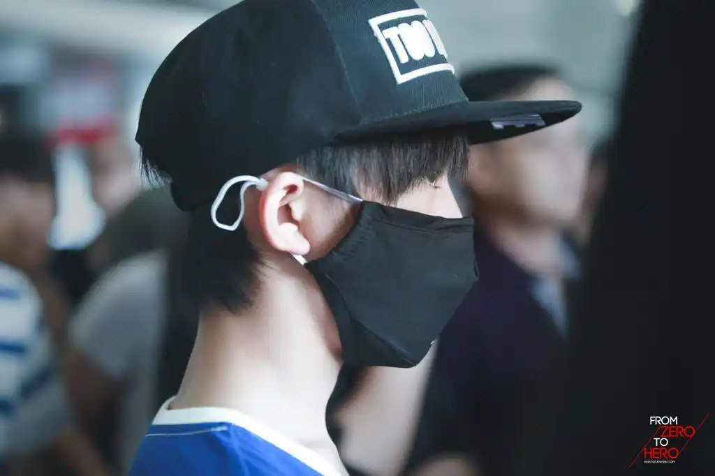 口罩少年易烊千玺