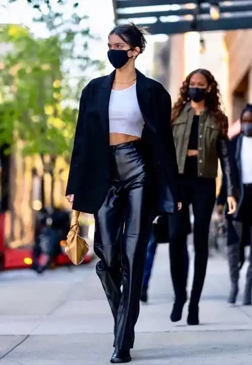 戴口罩都藏不住美貌的金素妍女王气场全开的秦海璐太有范儿了