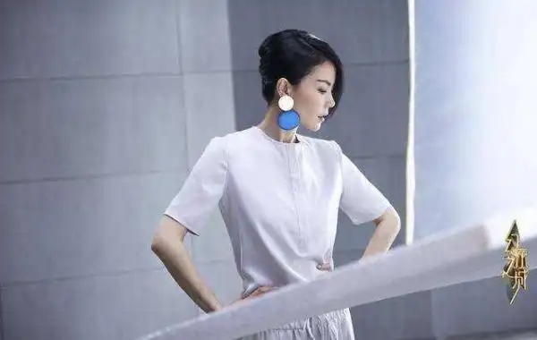 歌手王菲个人资料多年未出唱片也少露脸的王菲为什么能一直屹立在华语