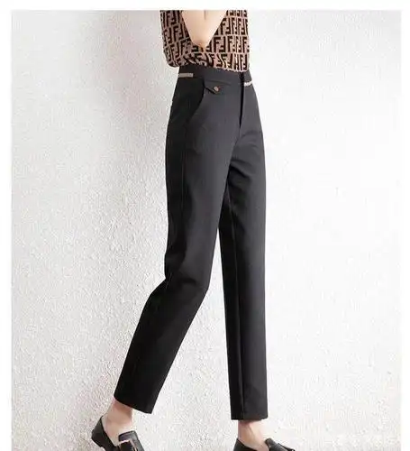 忽然发现,今年流行一女裤,叫"螺旋裤,时髦显瘦,干练利落