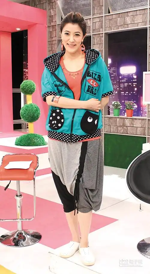 丁柔安凸肚不认孕 羞当小腹婆