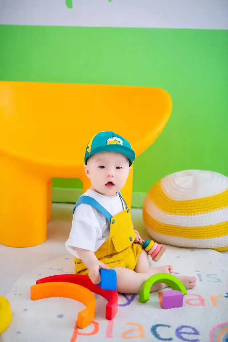 小宝宝一周岁照片留念,小帅哥!幸福快乐一家人!##愿宝贝健 - 抖音