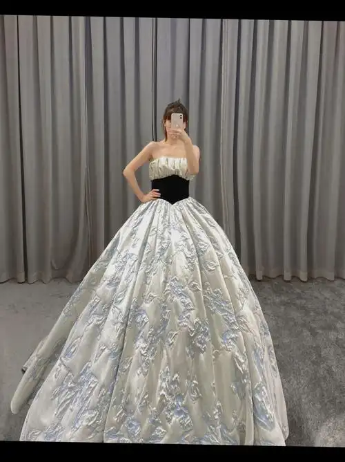 挑战穿100件婚纱的第二十六天