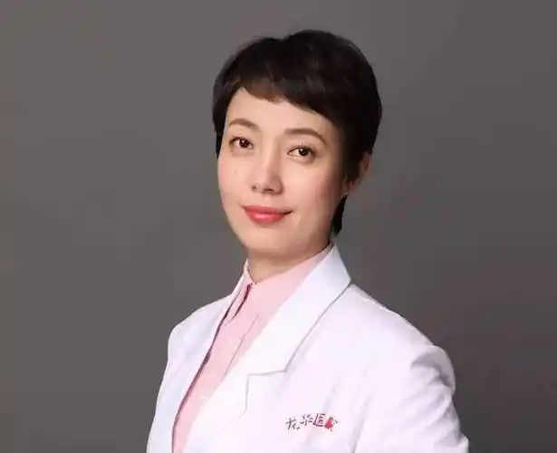 先进报道18年潜行为了患者回眸一笑上海市劳模王琛