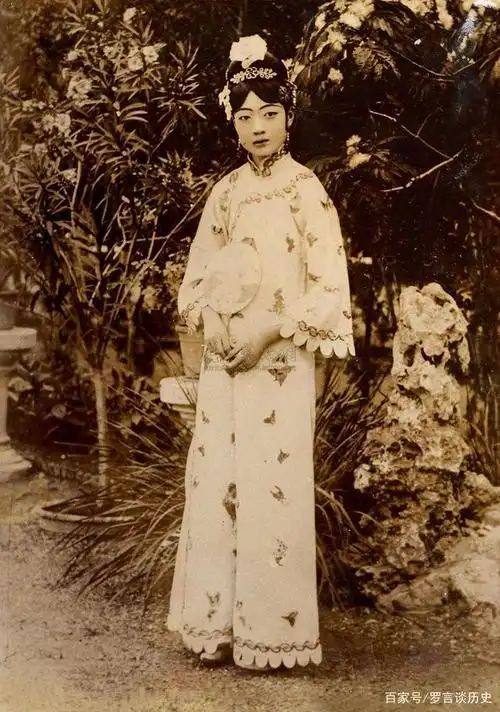 清宫戏都是骗人的,一组老照片还原清朝后宫嫔妃真实模样