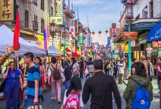 对于西方发达国家的憧憬让很多国人移民国外,开始了另一段生活