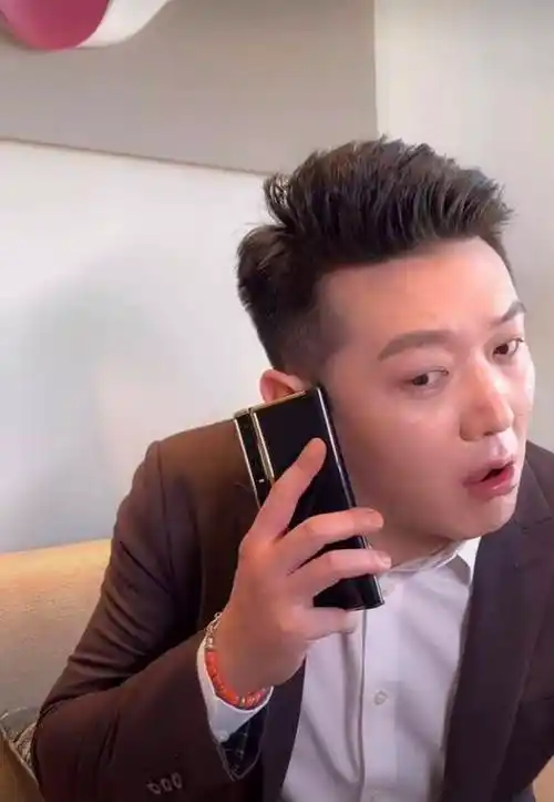 37岁主持人田源近况,发福肚子凸出,出轨后靠汪涵给资源_节目_曾因