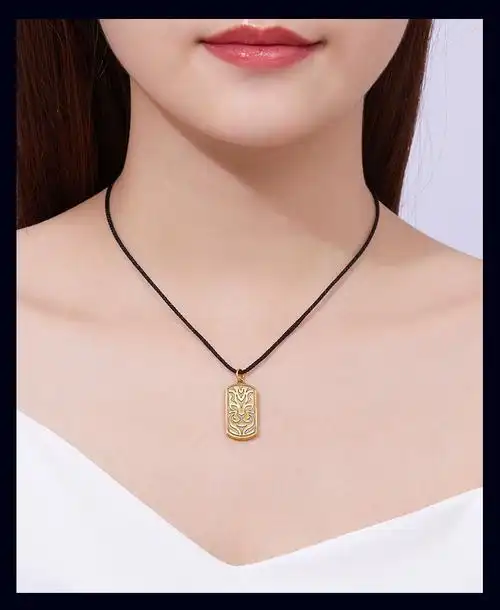 老凤凰999足金虎牌黄金吊坠男老虎头牌绳子金坠子女情侣足金转运珠