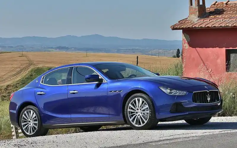 玛莎拉蒂ghibli跑车宽屏桌面壁纸