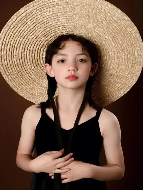 9岁油画写真中澳混血