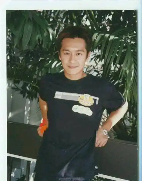 陈浩民年轻时也是小鲜肉青涩可爱与林志颖媲美49岁成不老男神