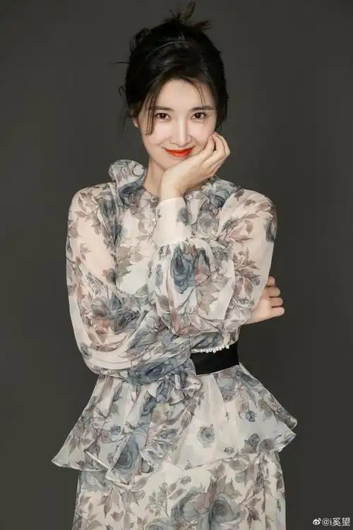 大声对自己说,早点睡觉明天还有19场奚望超话