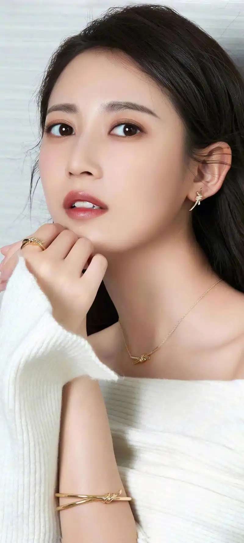 陈钰琪全面屏手机壁纸