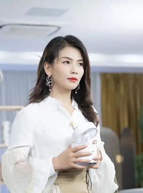 他曾与刘涛同床共枕4年,如今年过六旬依旧未娶,刘涛坦言很愧疚_李玮珉