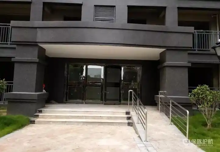 大门踏步几步最好三步大门踏步图现代门口装修