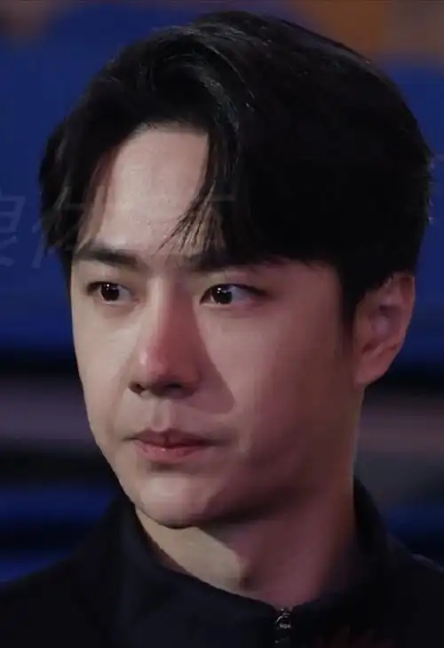 王一博鼻子疤痕又暴露了?