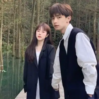 情侣头像一张图两个人真人 唯美情侣高清微信头像图片大全