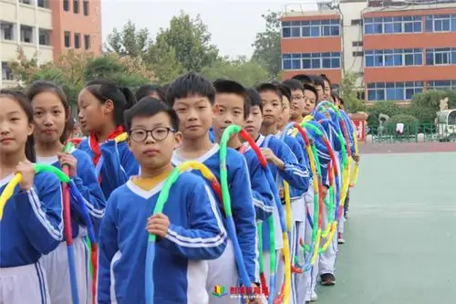 铜山区柳新实验小学举行呼啦圈摇圈比赛