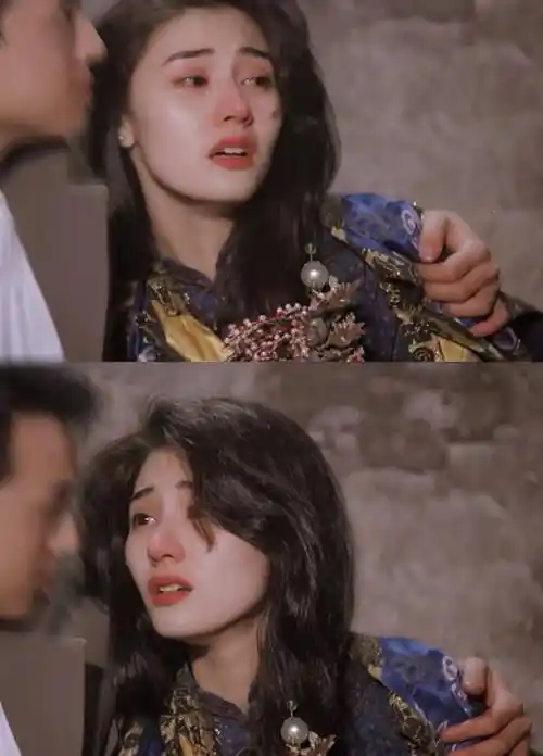 50岁李嘉欣晒素颜练瑜伽,镜头劈一字马秀身材,肌肤光滑水美状态佳