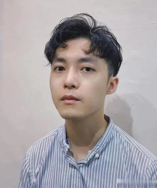 男生剪"两边铲青"发型也超帅,今年就剪这3款,尽显潮男范儿!