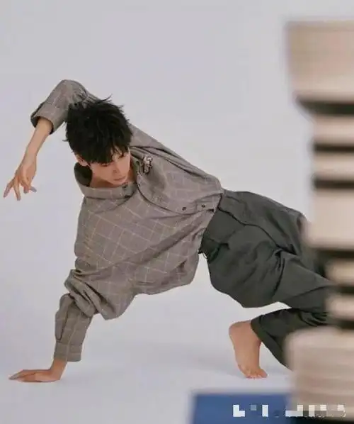 娱乐圈男腰精大盘点吴世勋罗云熙上榜哪位最让你着迷