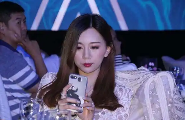 小丁新女友疑曝光 国庆期间同赴队友婚礼(图)