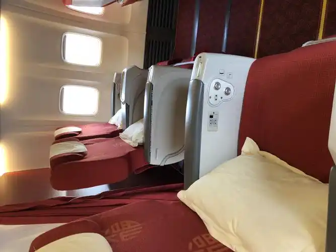 [飞行报告] [海南航空] xiy- kmg 海航波音738窄体公务舱体验报告