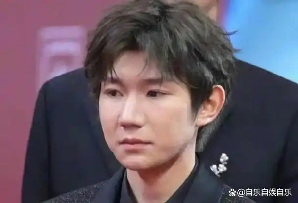 没有滤镜的王源皮肤原来那么差