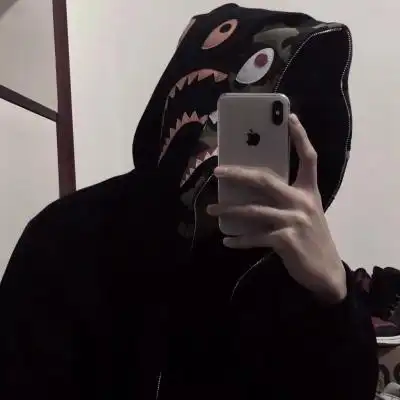 手机挡脸男头/你表现的毫无兴趣,_微信头像_我要个性网