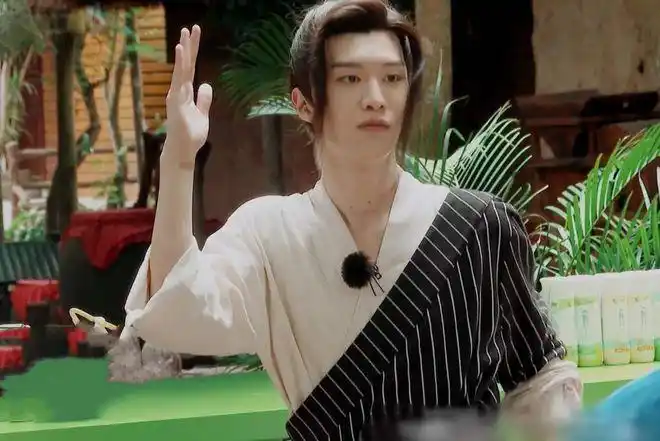 青春环游记肖战镜头被剪粉丝发文抵制蓝台导演却暗自窃喜