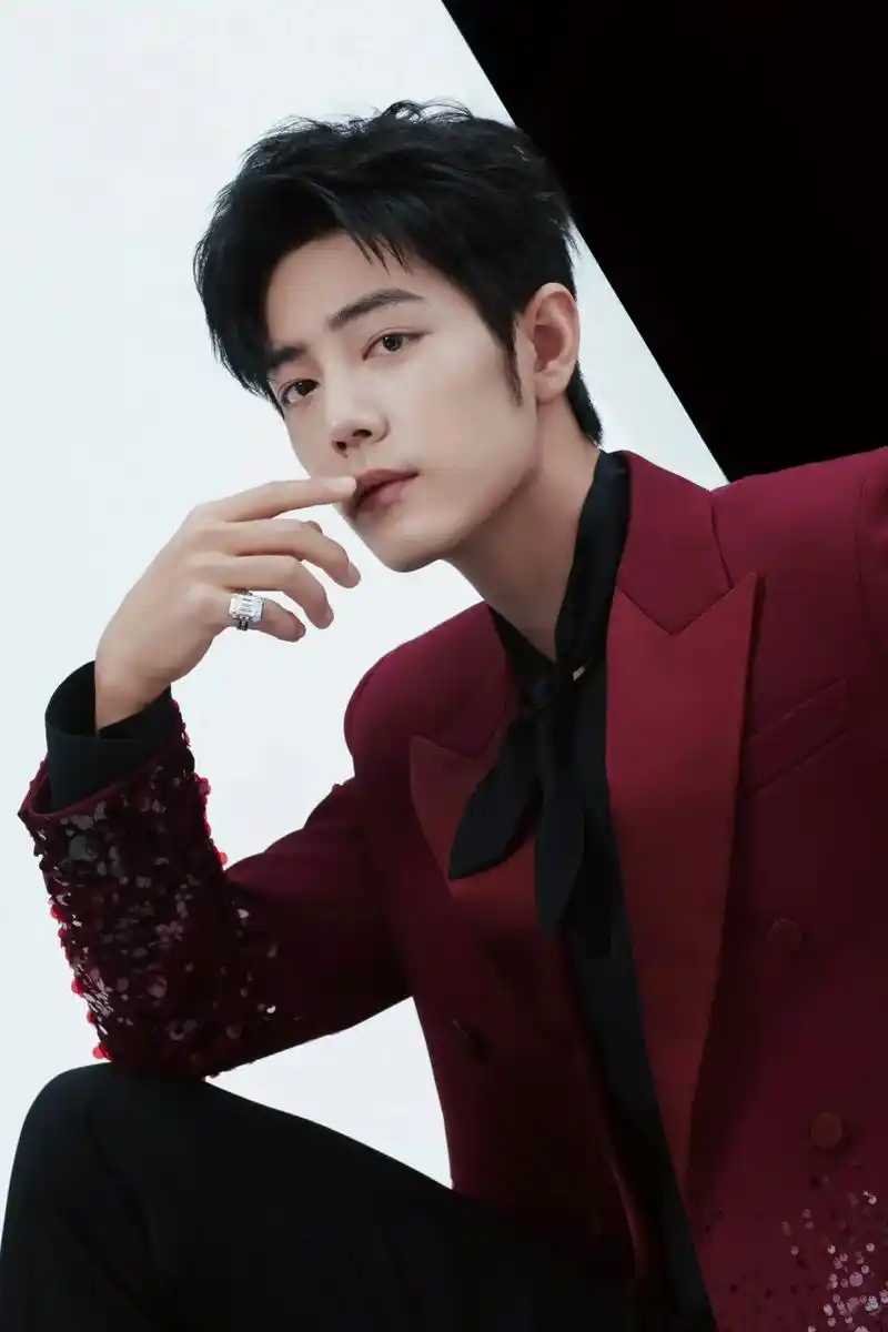 好好看啊❤️#肖战 #肖战微博之夜 #肖战西装造型图片