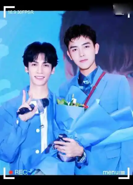 【飞云系】【罗云熙】 【陈飞宇】很喜欢穿这件白衣的熙熙,黑衣飞宇