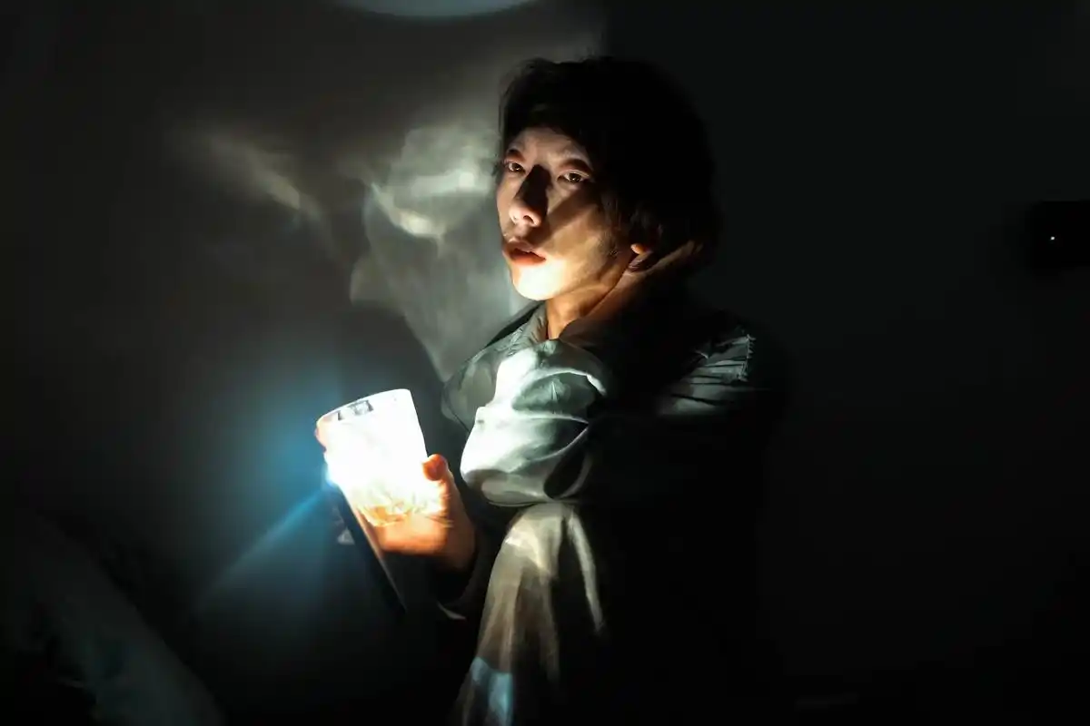 要好好爱自己#黑白系 #情绪 #写真情绪片 - 抖音