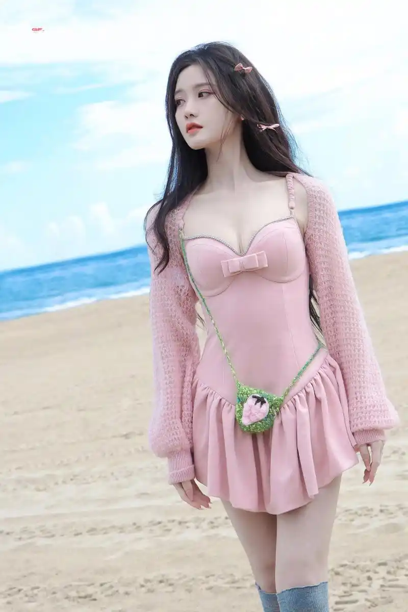 陈意涵,福建妹子,曾参加过选秀综艺创造101,当时还是挺有人气的[期待]