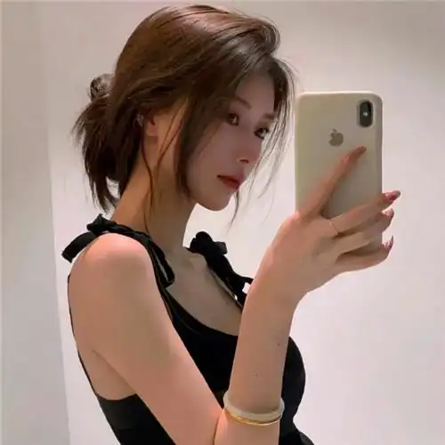 酷酷的甜妹头像真人女生高清图片