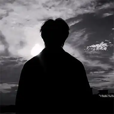 干净的背影男头像高清单人 网络超火孤单感十足男头图片大全_男生头像