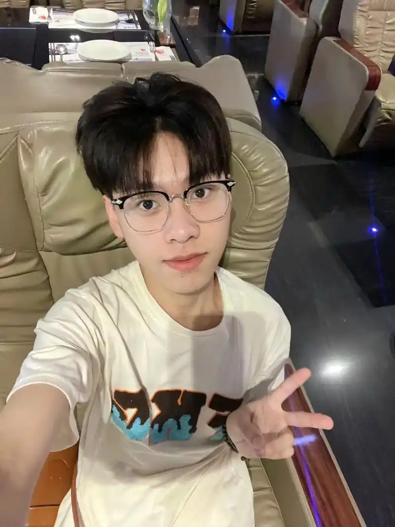 近期#原相机 #男大学生 #素颜 #日常照片 - 抖音