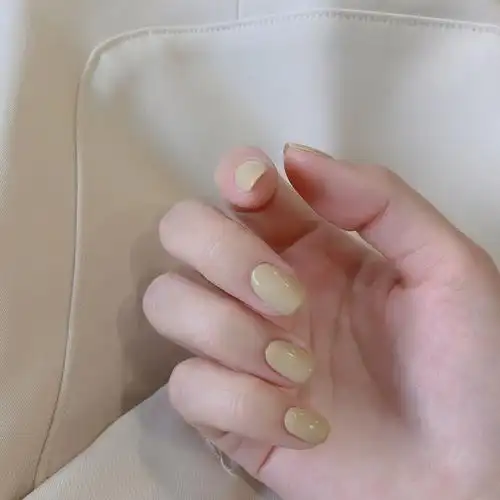 纯色短款米黄色简约美甲贴片指甲贴片假指甲穿戴甲成品防水可拆卸